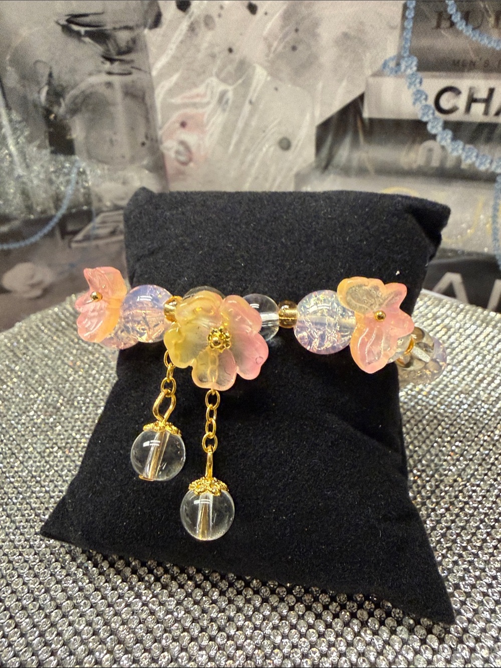 Pink and Yellow Floral glass beads Charm Bracelet. 🆕